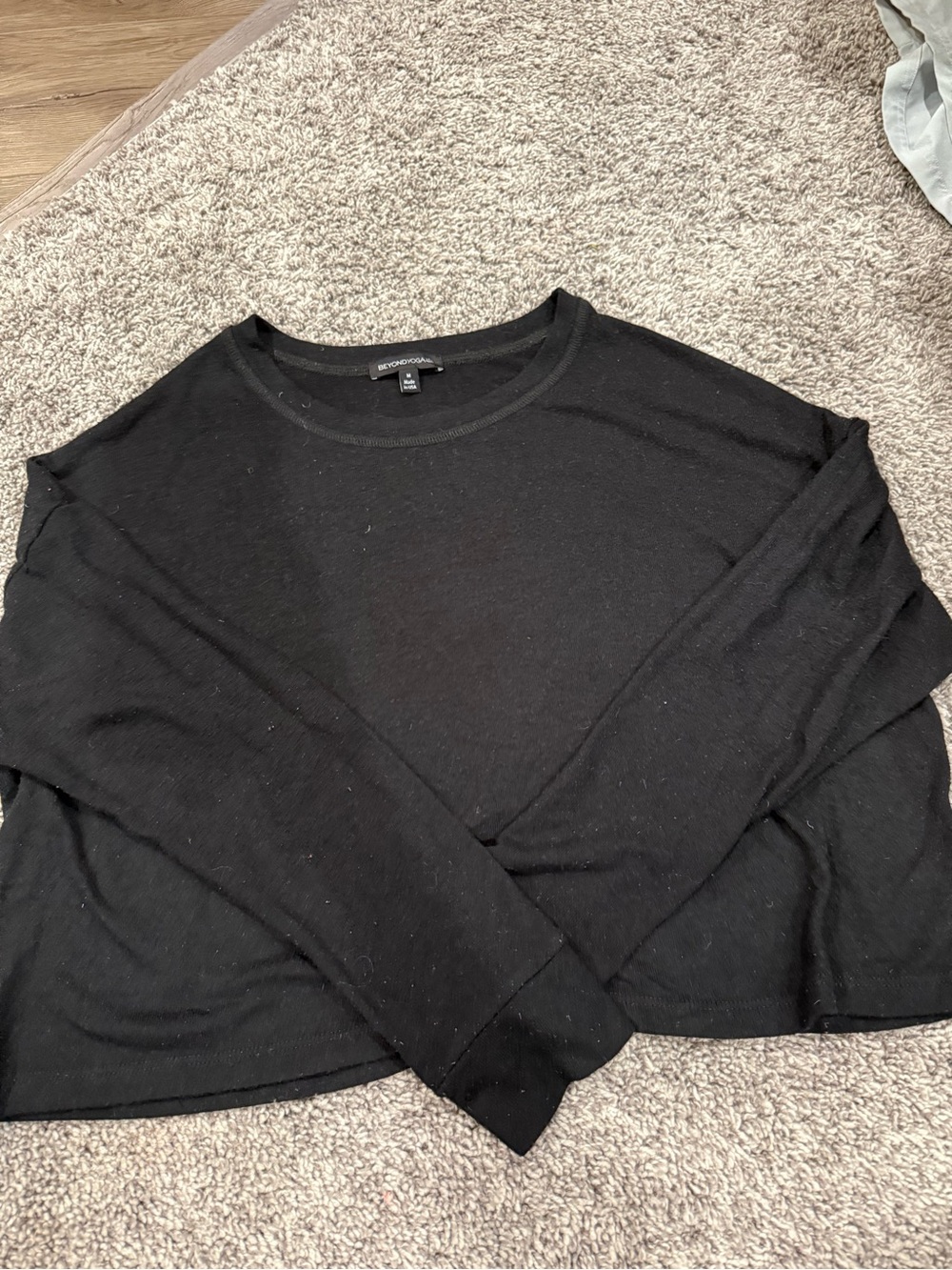 Beyond Yoga Black Long-Sleeve Crewneck Top